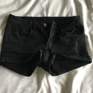 H&M black shorts